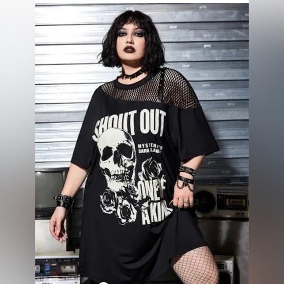 Romwe Plus Skull & Letter Graphic Contrast Fishnet Tee Dress with solid back. - Picture 1 of 9